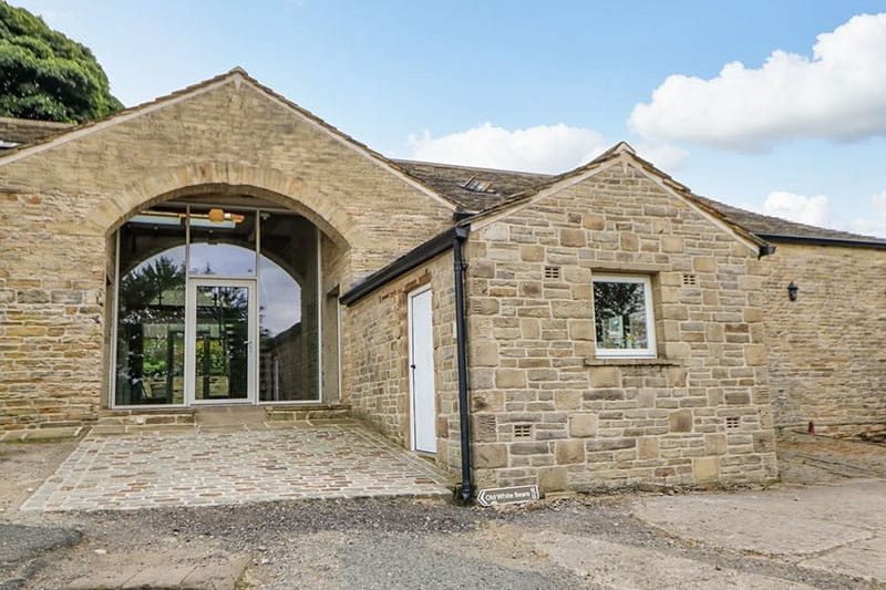 3 Barn Cottages, Norwood Green