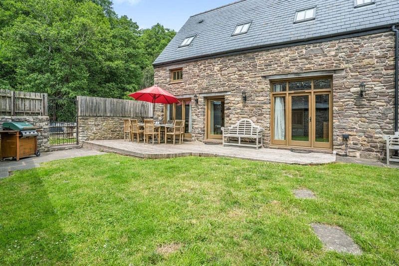 Wern Farm Barn, Cwmdu